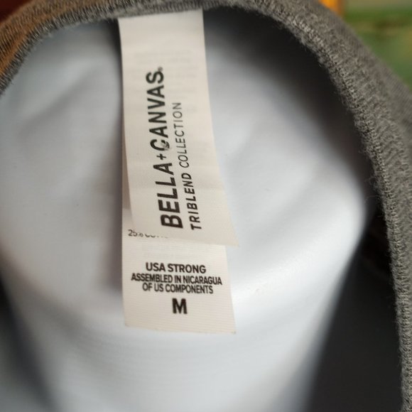 T-Shirt NWOT "Beards Whiskey Make Me Frisky" Size M Gray/White-Item #323 - Picture 4 of 4